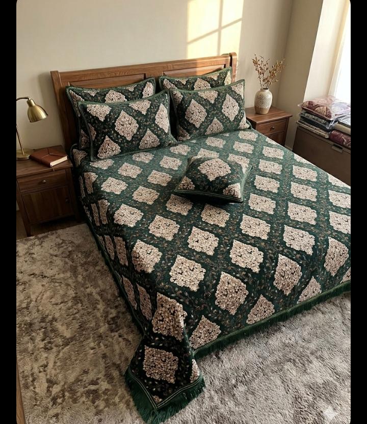 Wallwet Jacquard Bedsheet